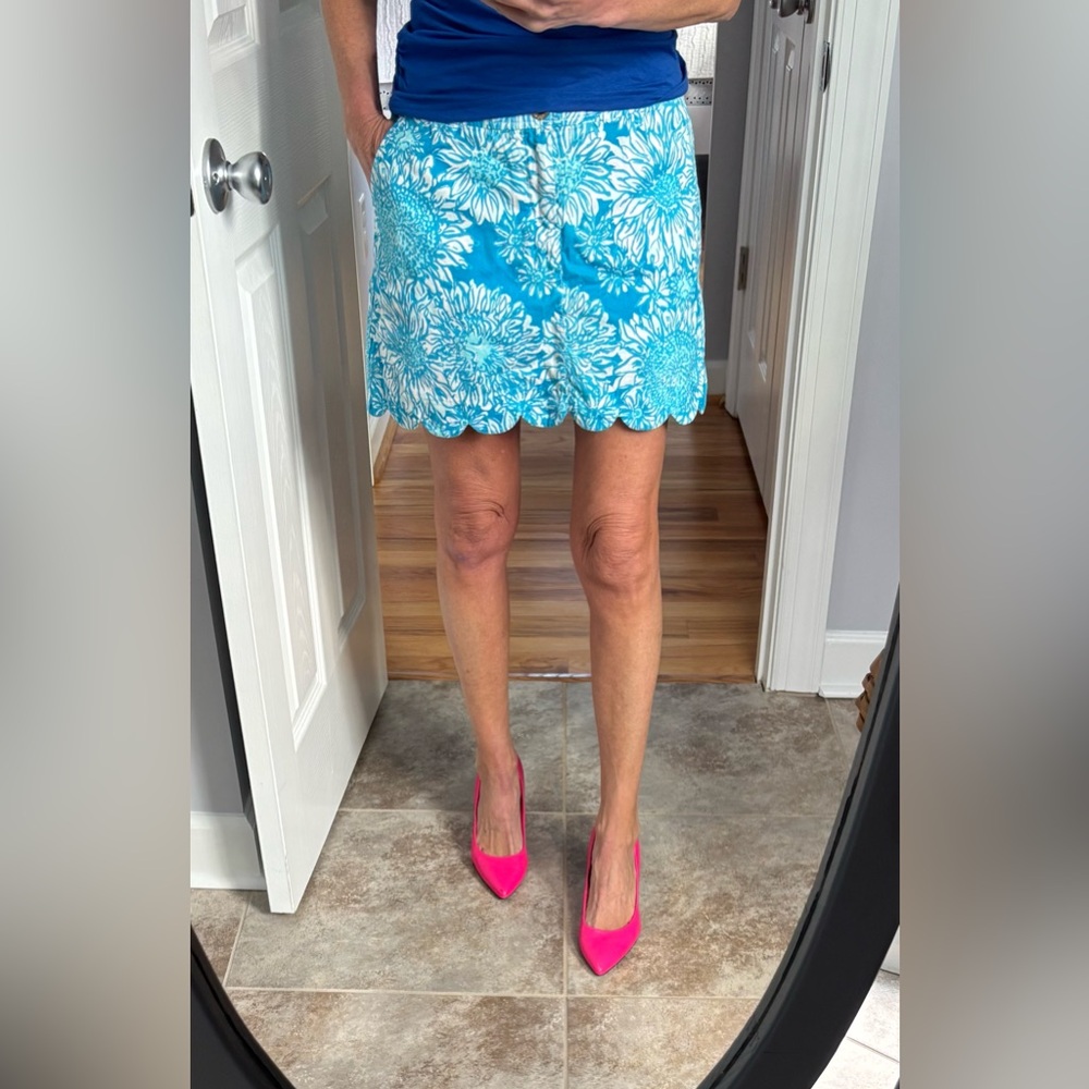 Lilly Pulitzer stunning scalloped edge Mini Skirt
